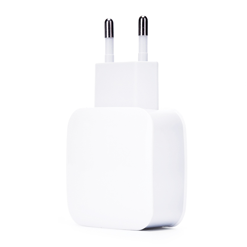kucni punjac teracell ultra fast lp04 iphone usb 2a quick charge qc 3.0 beli-kucni-punjac-teracell-ultra-fast-lp04-iphone-usb-2a-quick-charge-qc-30-beli-151757-174194-137203.png