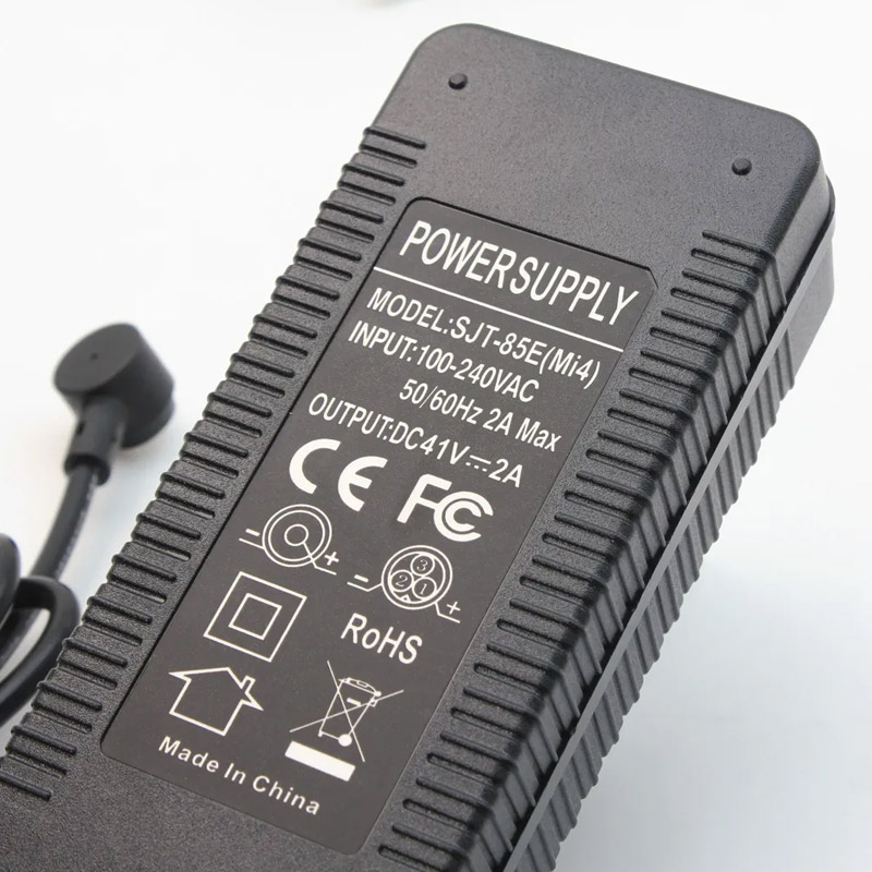 punjac za elektricni trotinet xiaomi m365 4 pro 42v 2.0a-punjac-za-elektricni-trotinet-xiaomi-m365-4-pro-42v-20a-172575-328001-172575.png